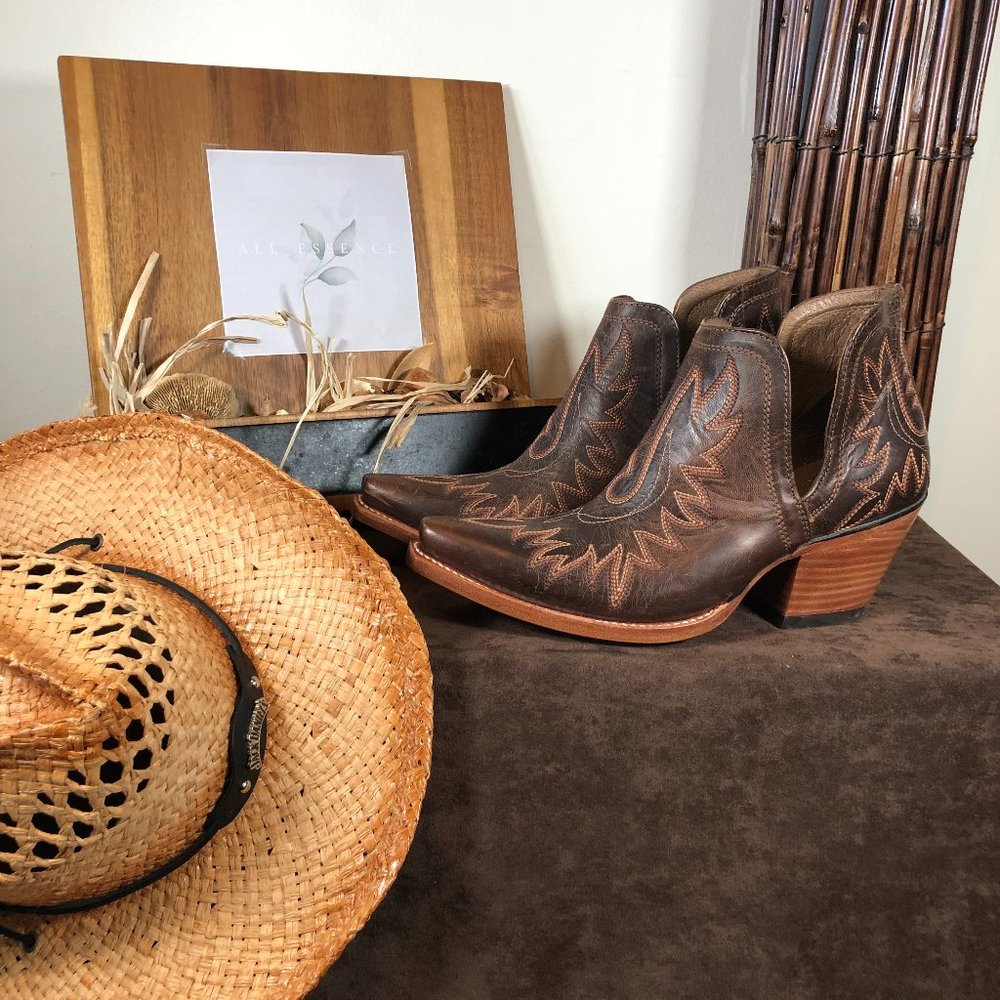 Ariat Dixon Cowgirl Boot Premium Full Grain Leather/ Size 9B/ Man Made